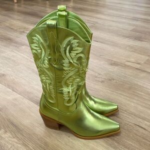 NEW Women’s Green Metallica Cowboy Boots